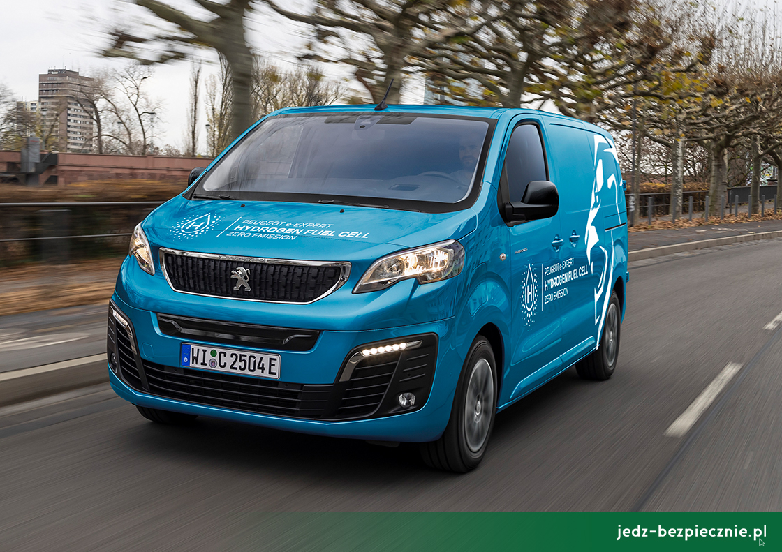 Premiera tygodnia - Peugeot e-Expert Hydrogen - furgon w trakcie jazdy